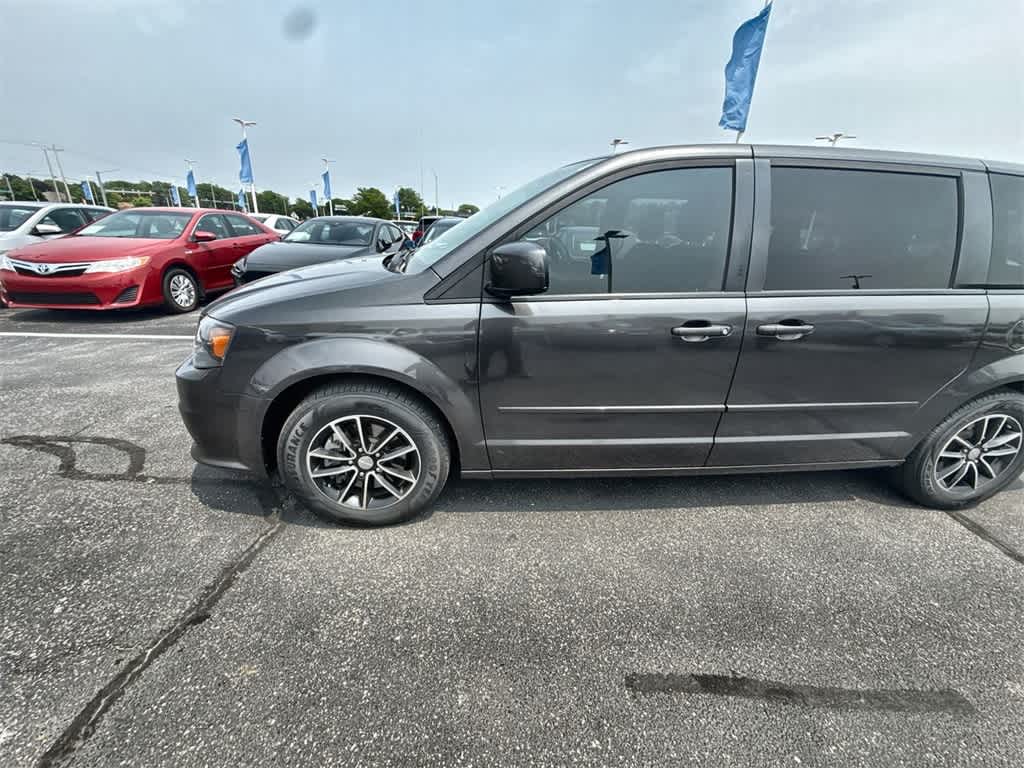 2017 Dodge Grand Caravan SE 3