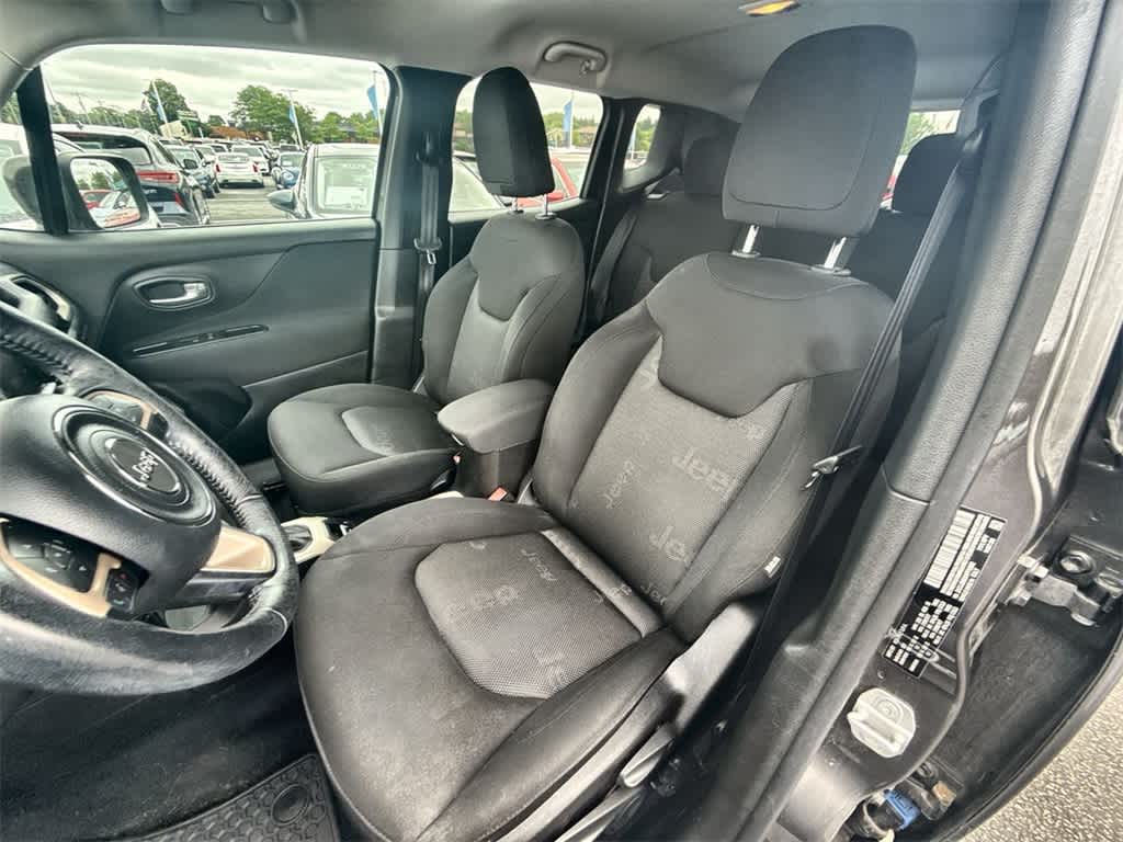 Thumbnail: 2017 Jeep Renegade - 15