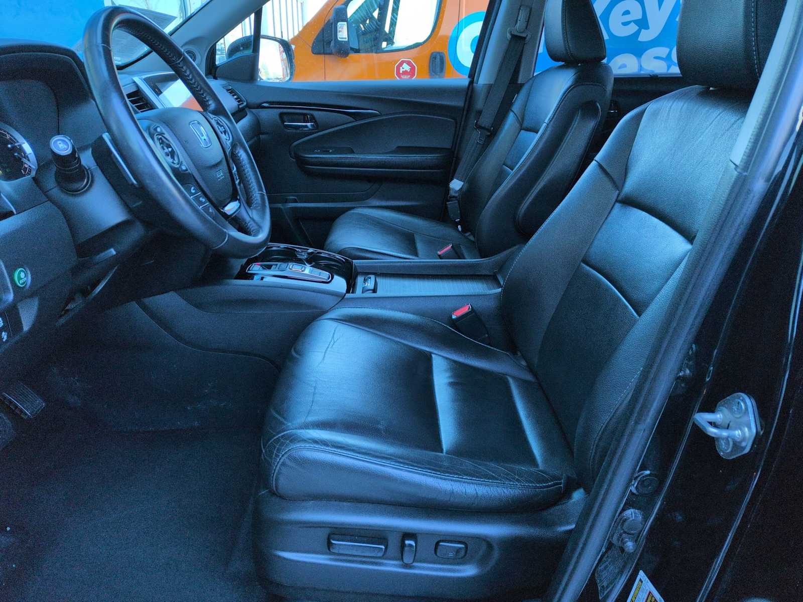 Thumbnail: 2017 Honda Pilot - 16