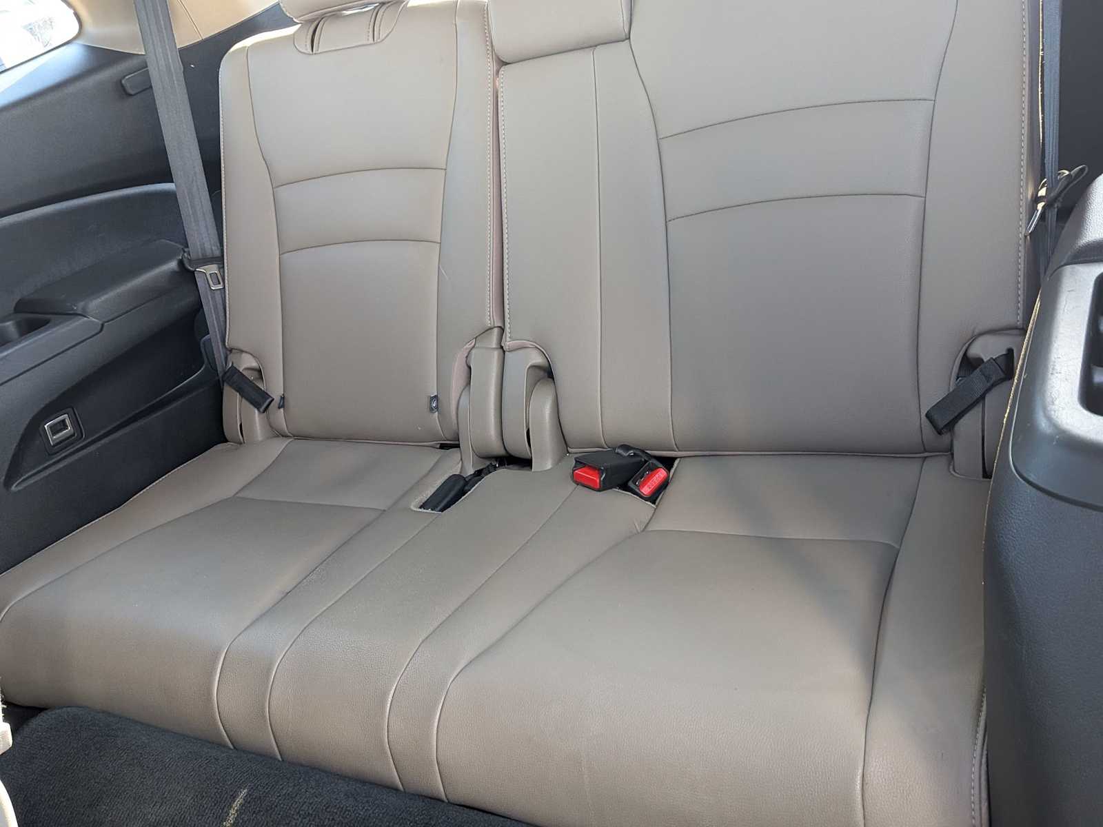 Thumbnail: 2017 Honda Pilot - 20