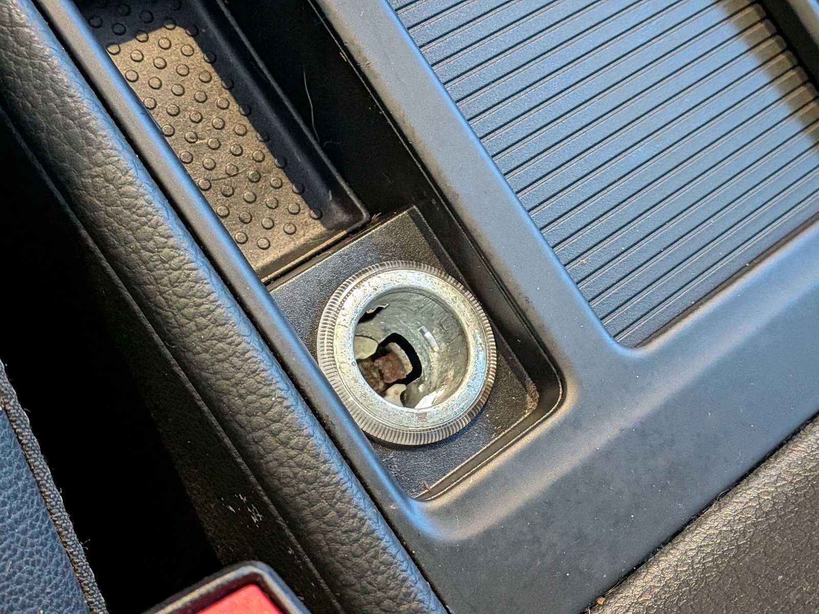 Thumbnail: 2015 Volkswagen Golf - 28