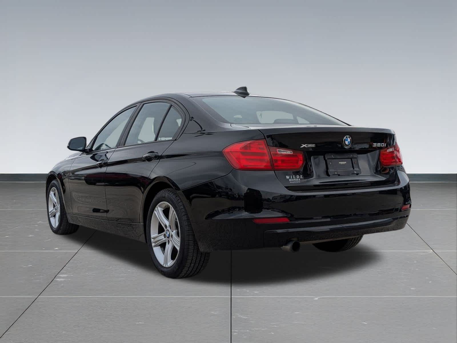 Thumbnail: 2015 BMW 3 Series - 4