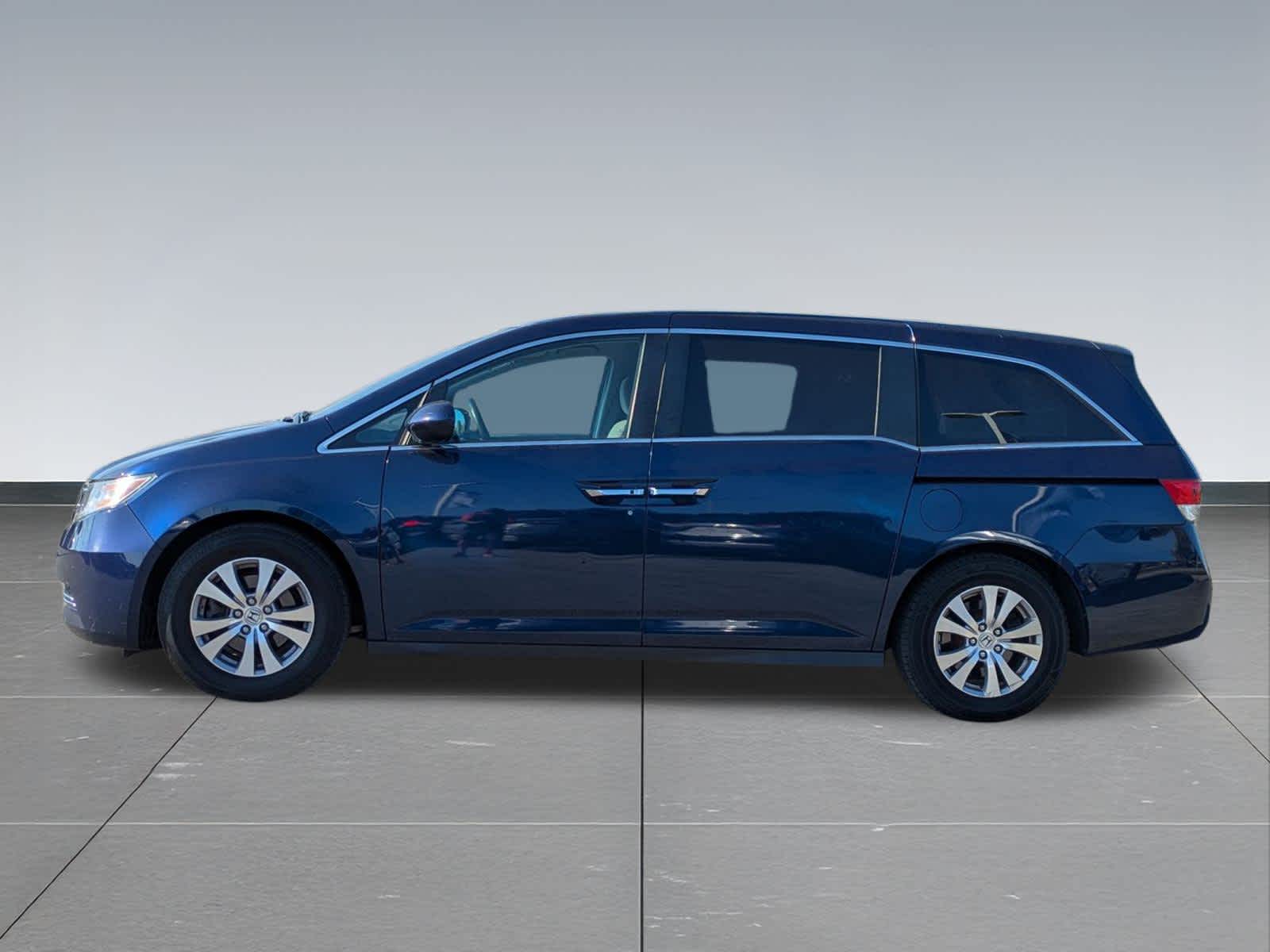 2016 Honda Odyssey SE photo 3