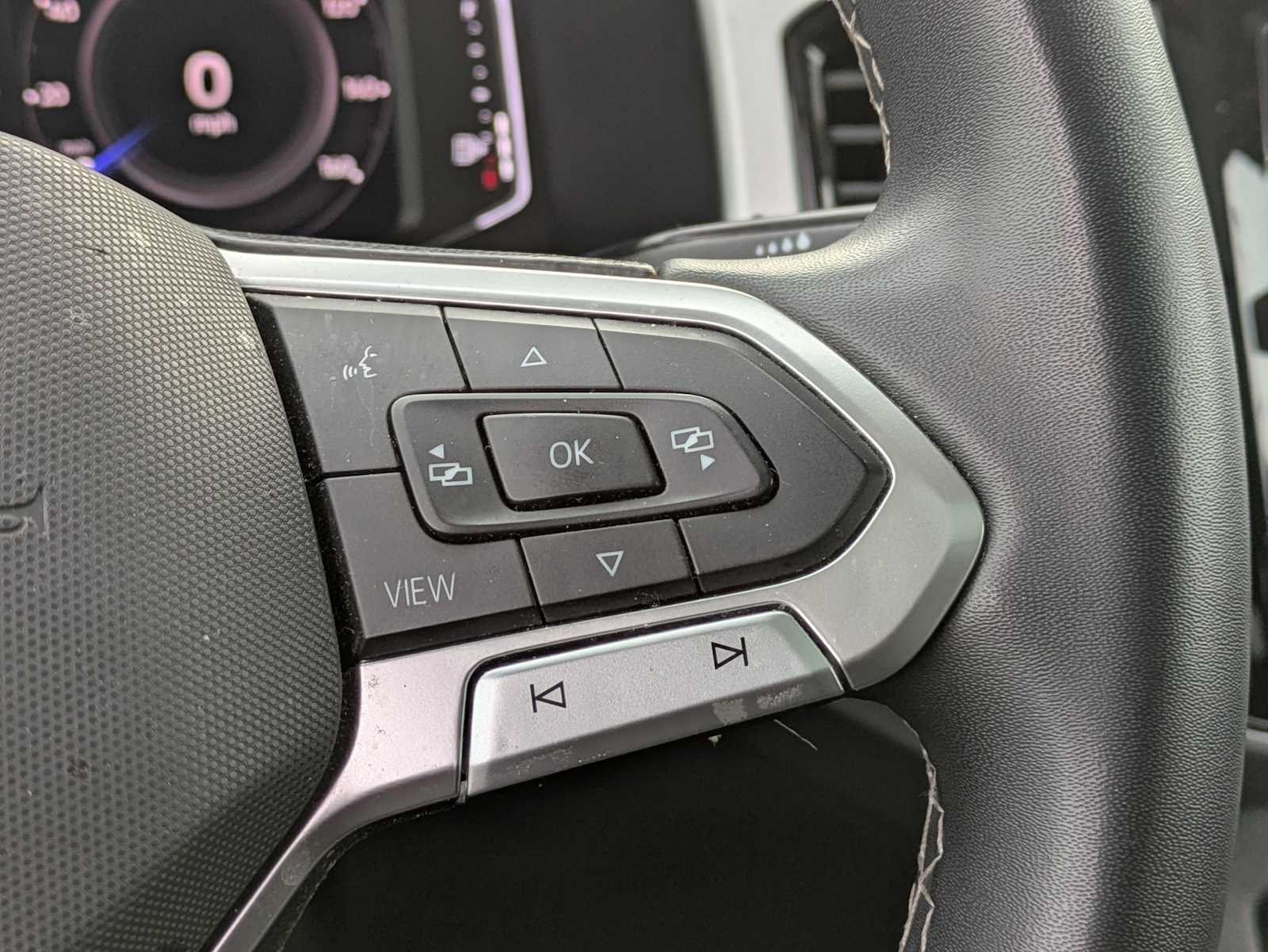 Thumbnail: 2022 Volkswagen Atlas - 25