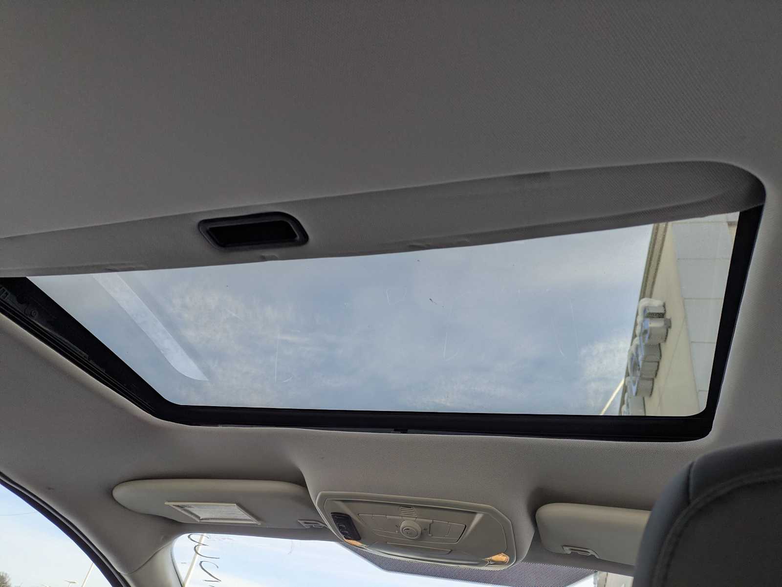 Thumbnail: 2016 Ford Focus - 19