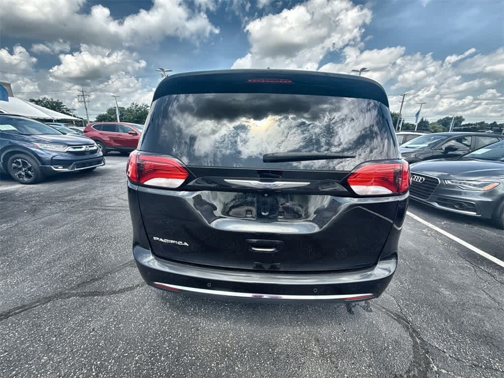 Thumbnail: 2018 Chrysler Pacifica - 11