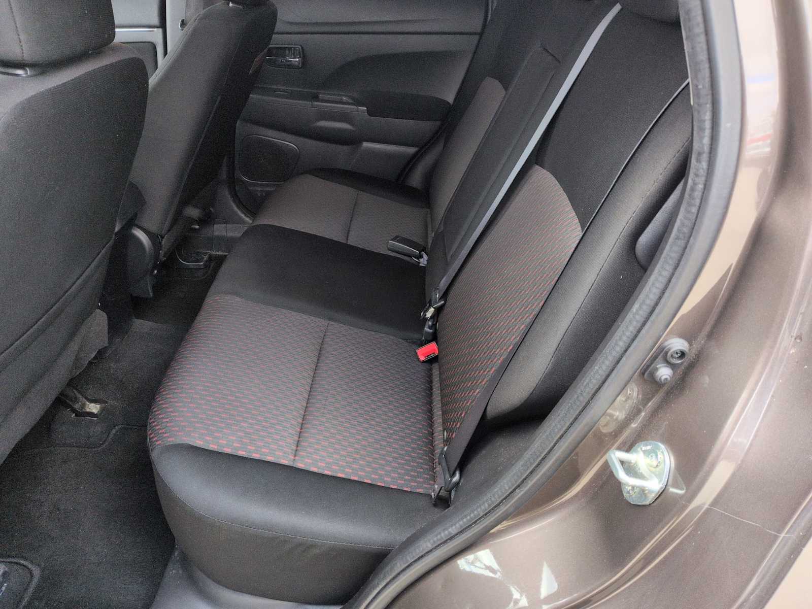 Thumbnail: 2017 Mitsubishi Outlander Sport - 18