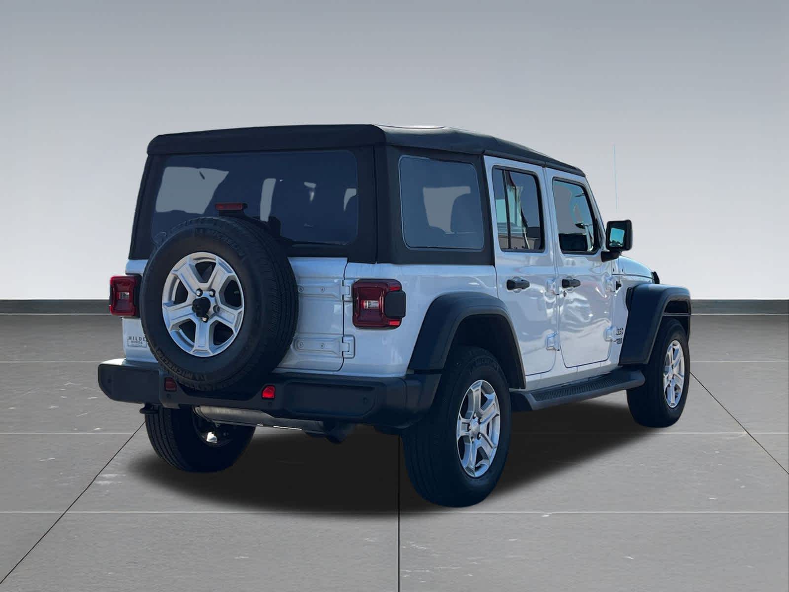 Thumbnail: 2021 Jeep Wrangler - 6