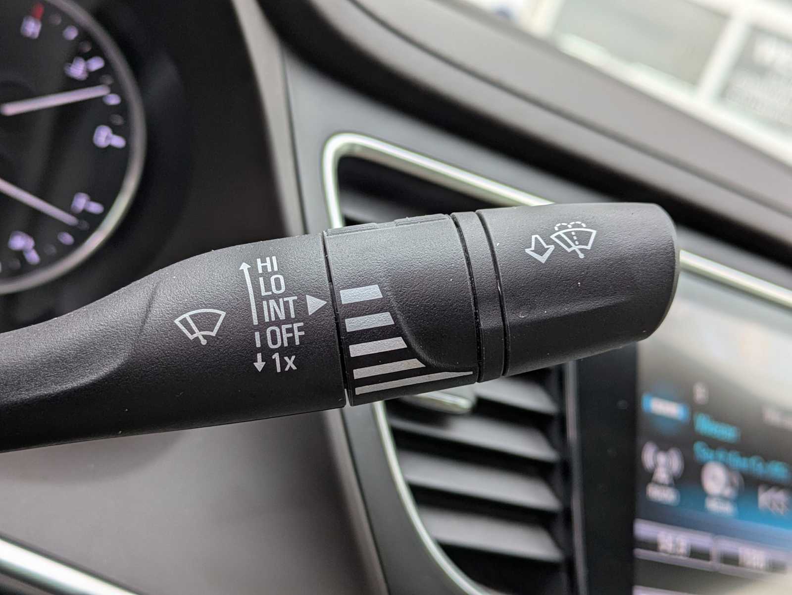 Thumbnail: 2017 Buick LaCrosse - 26