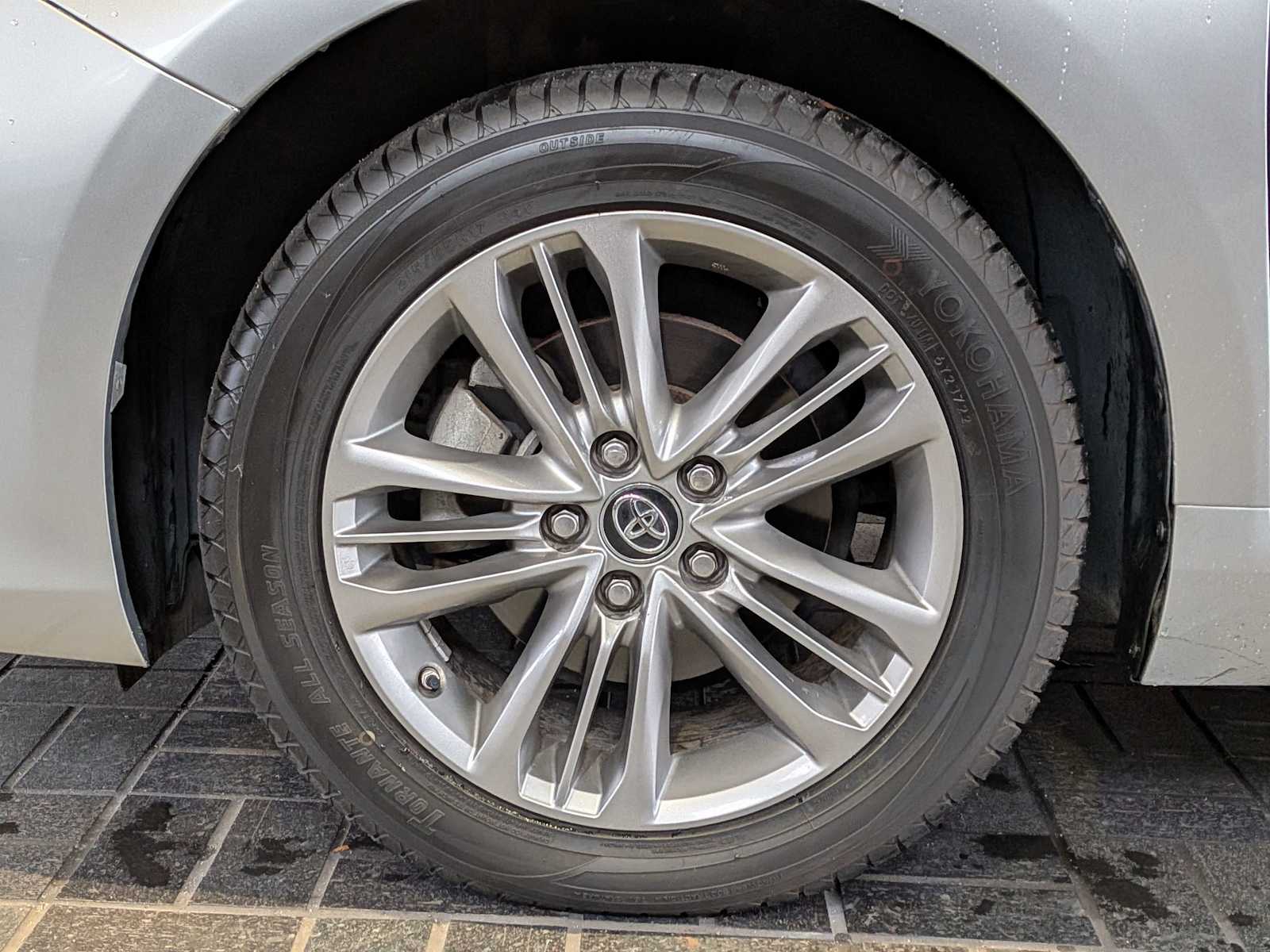 Thumbnail: 2017 Toyota Camry - 13