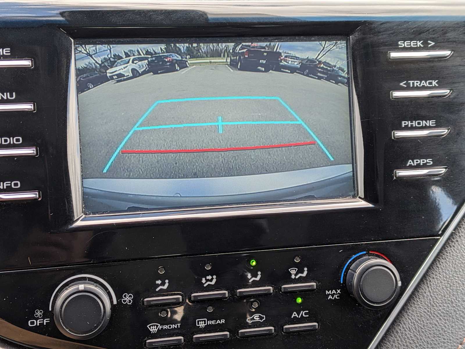 Thumbnail: 2018 Toyota Camry - 24