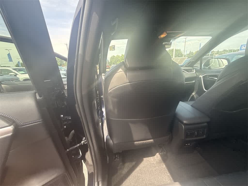 Thumbnail: 2021 Toyota RAV4 - 17