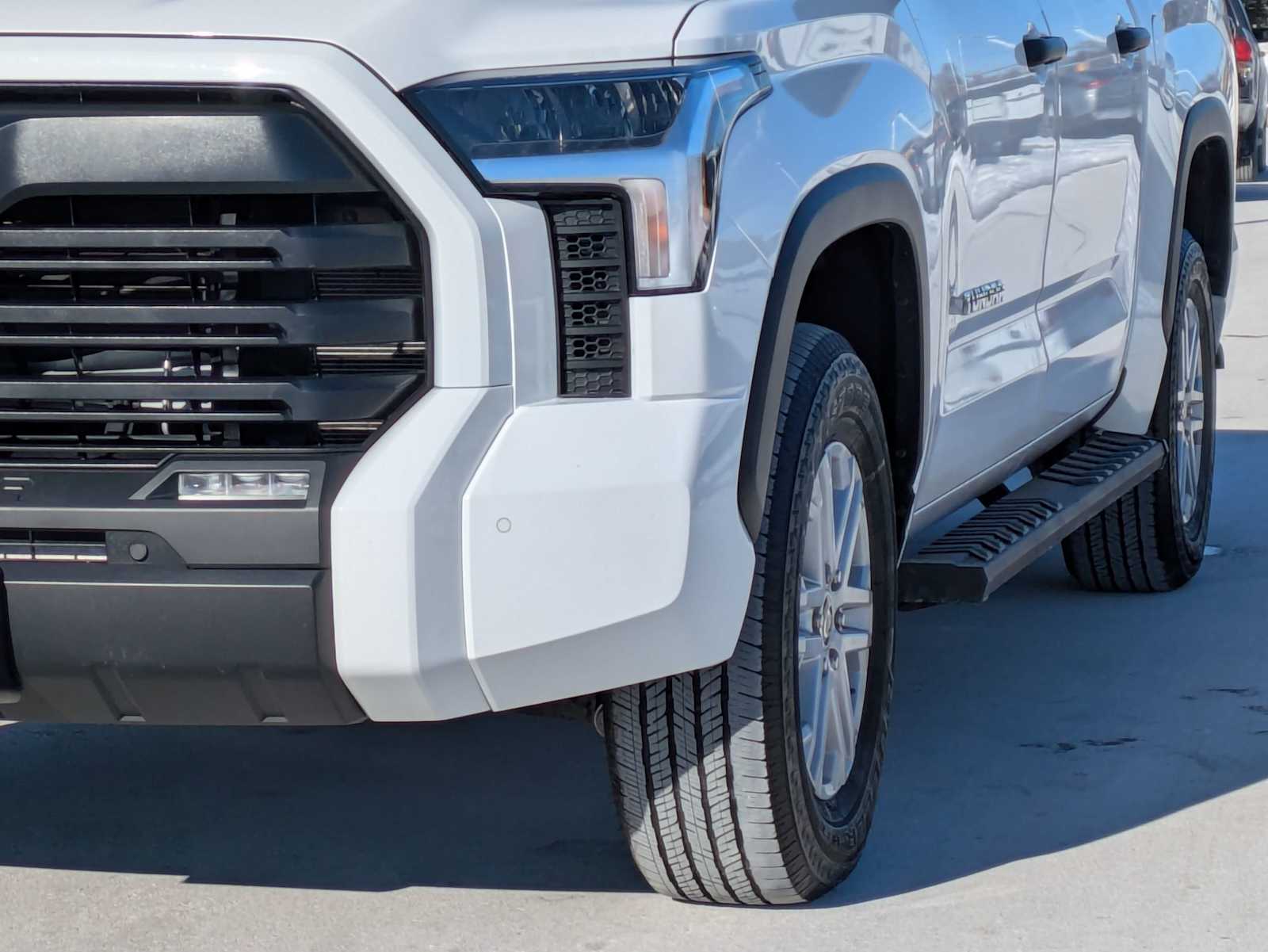 Thumbnail: 2023 Toyota Tundra - 10