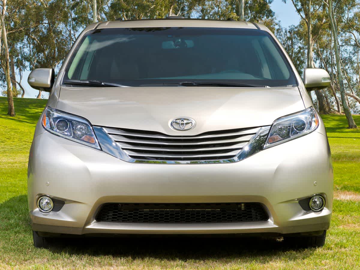 2015 Toyota Sienna XLE Hero Image