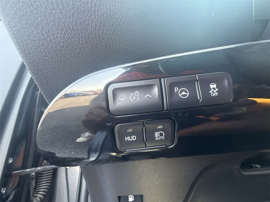 Thumbnail: 2019 Toyota Prius - 16