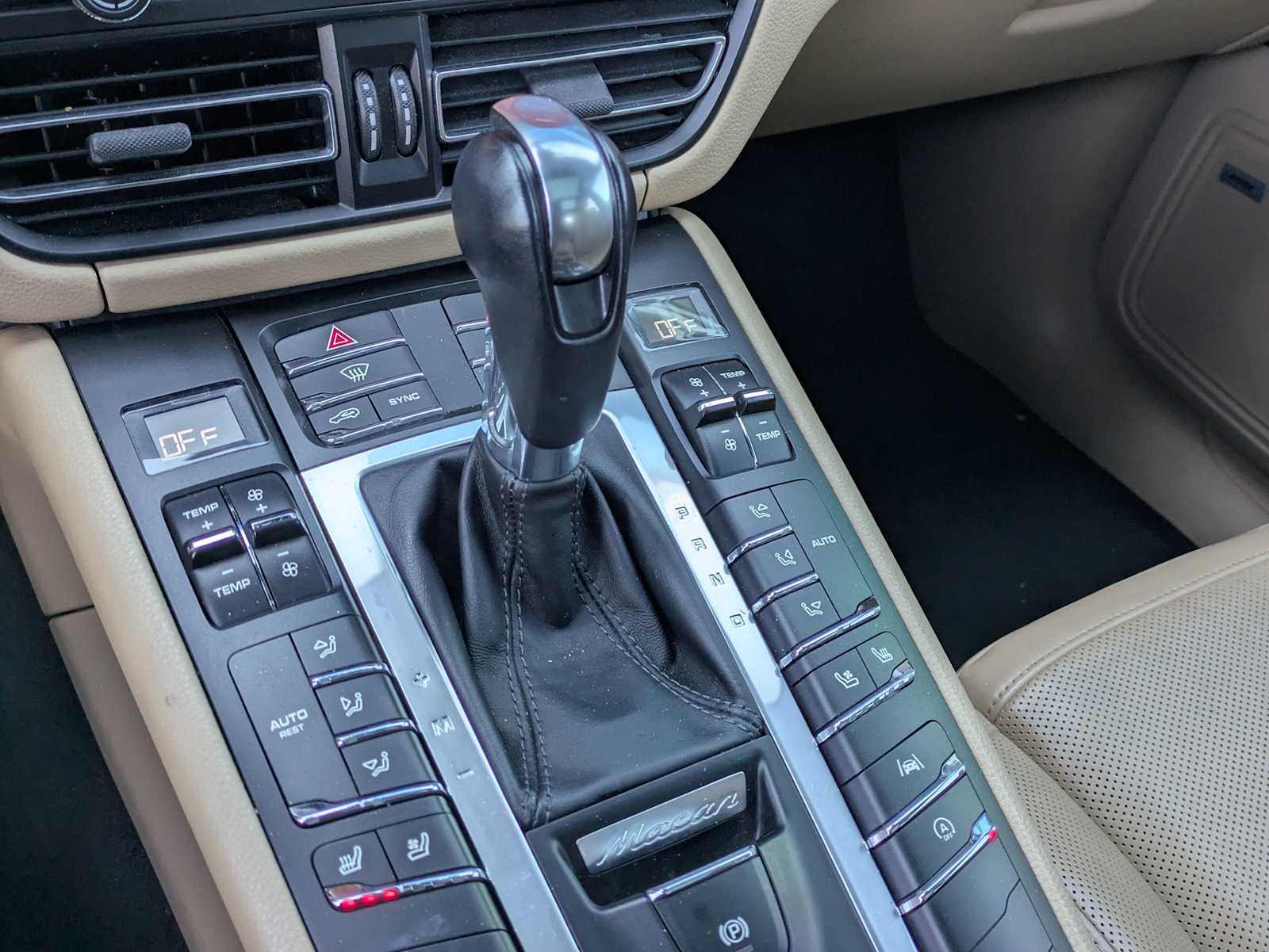 Thumbnail: 2019 Porsche Macan - 33