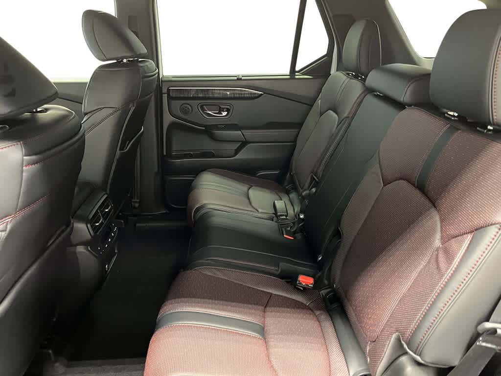 2025 Honda Pilot Black Edition 23