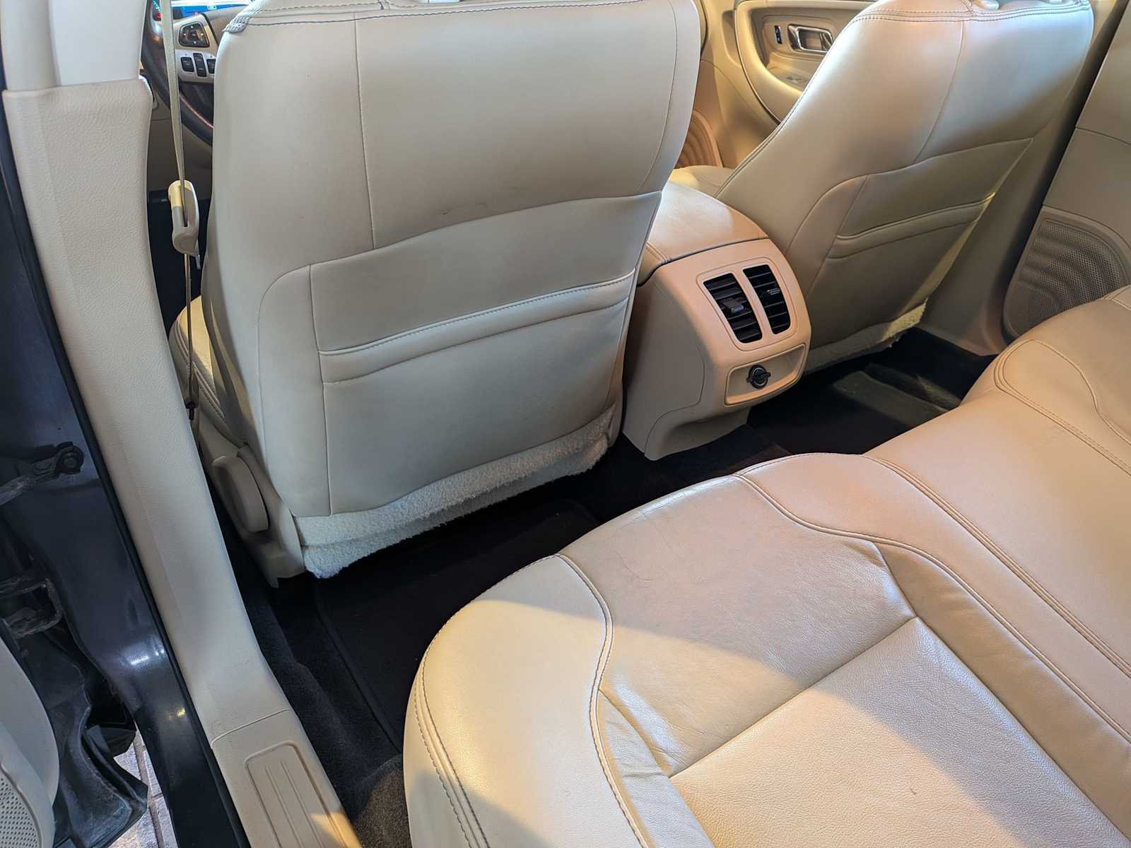 Thumbnail: 2015 Ford Taurus - 16