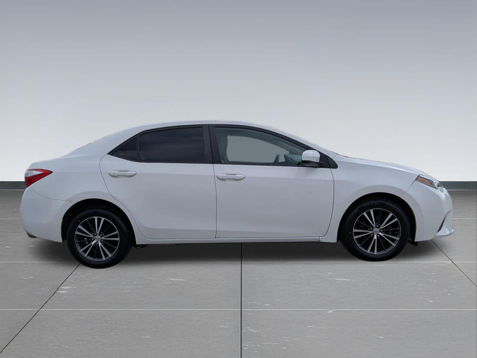 Thumbnail: 2016 Toyota Corolla - 6