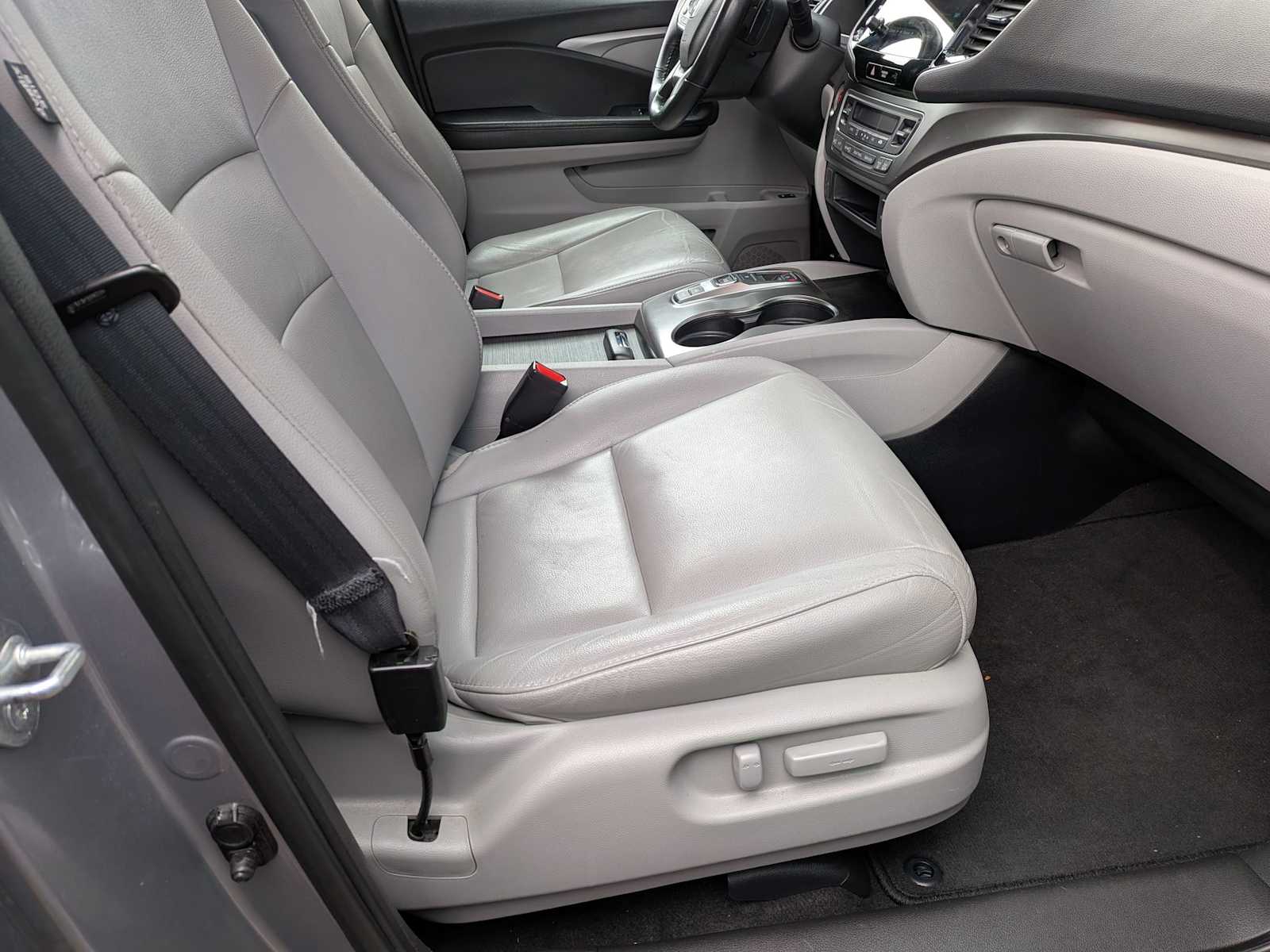 Thumbnail: 2022 Honda Pilot - 21