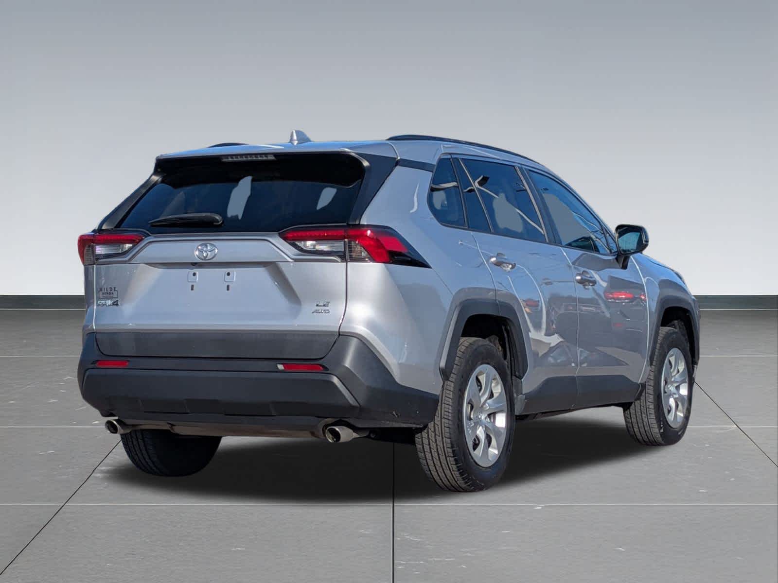 Thumbnail: 2019 Toyota RAV4 - 6