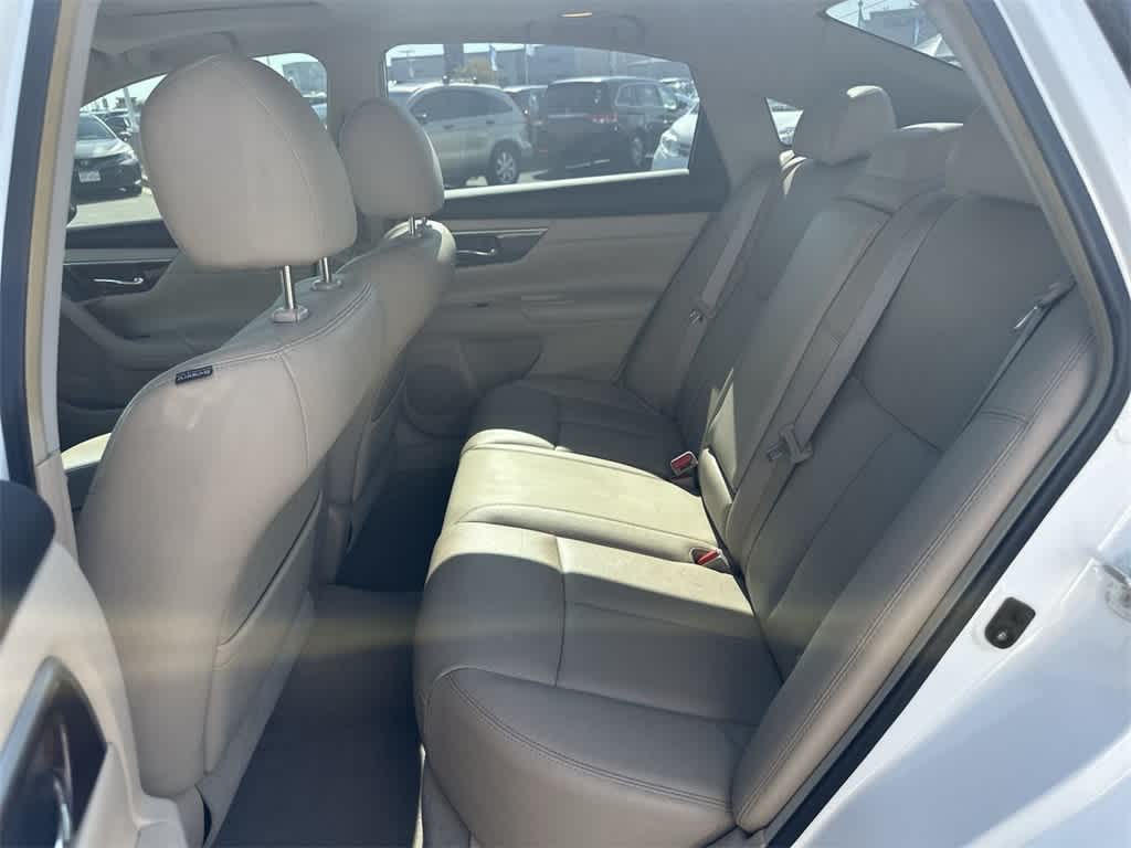 Thumbnail: 2013 Nissan Altima - 12