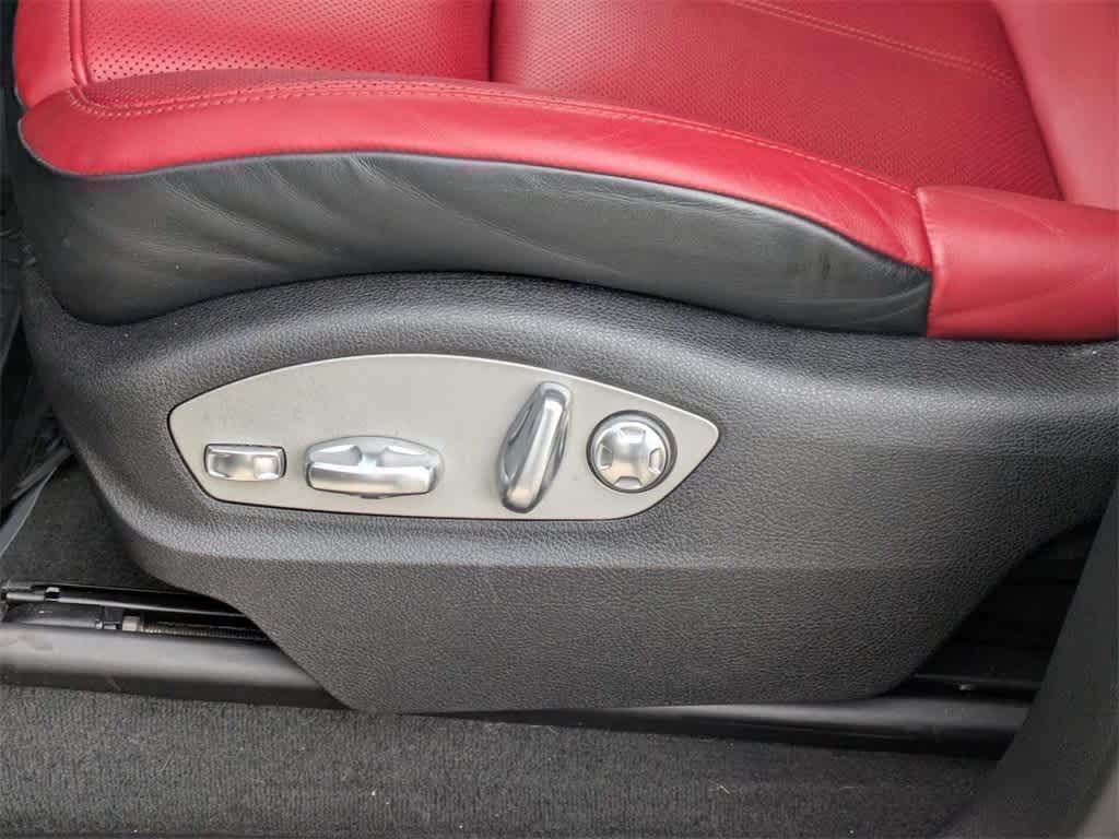 Thumbnail: 2021 Porsche Macan - 16