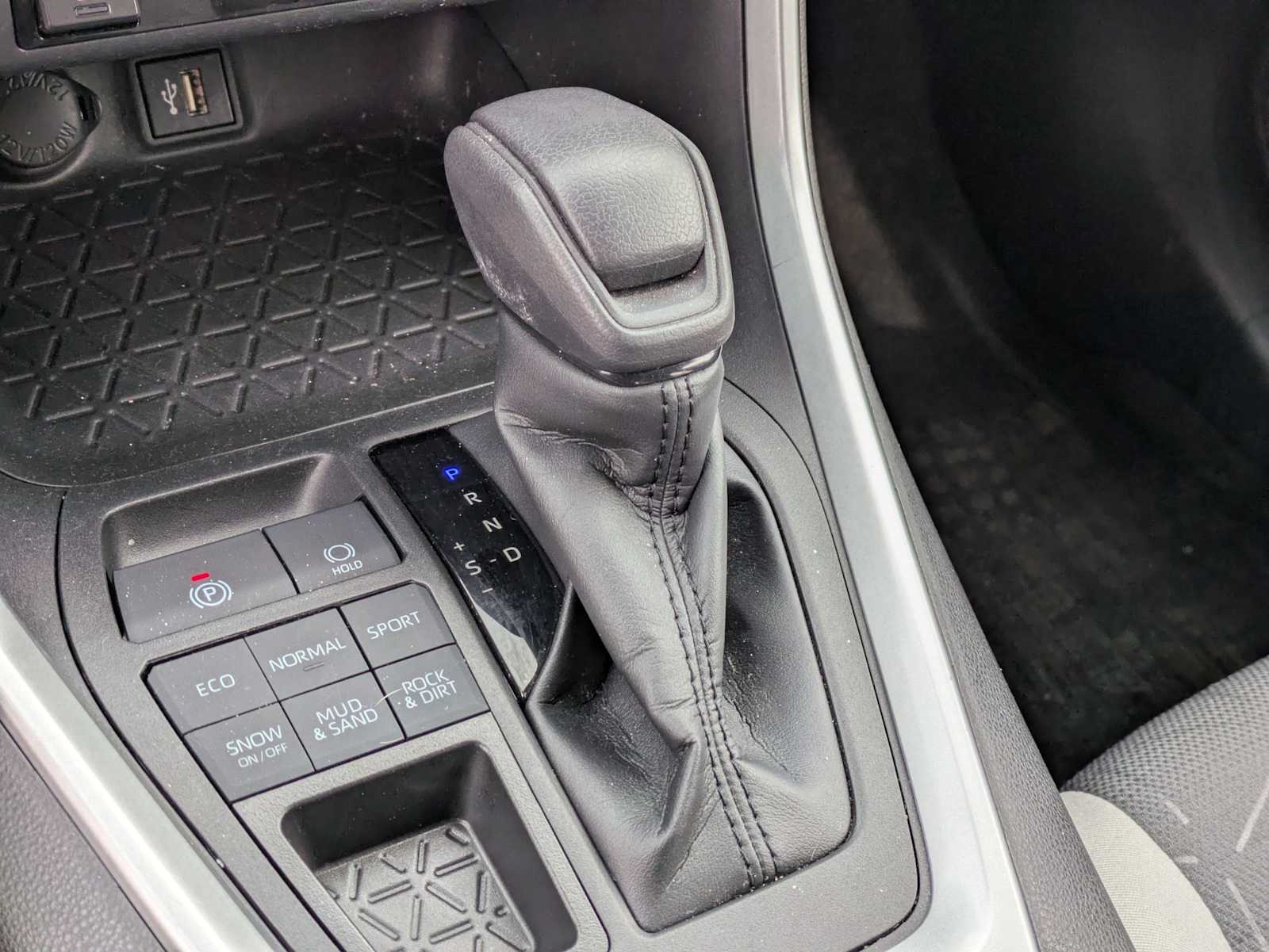 Thumbnail: 2023 Toyota RAV4 - 29