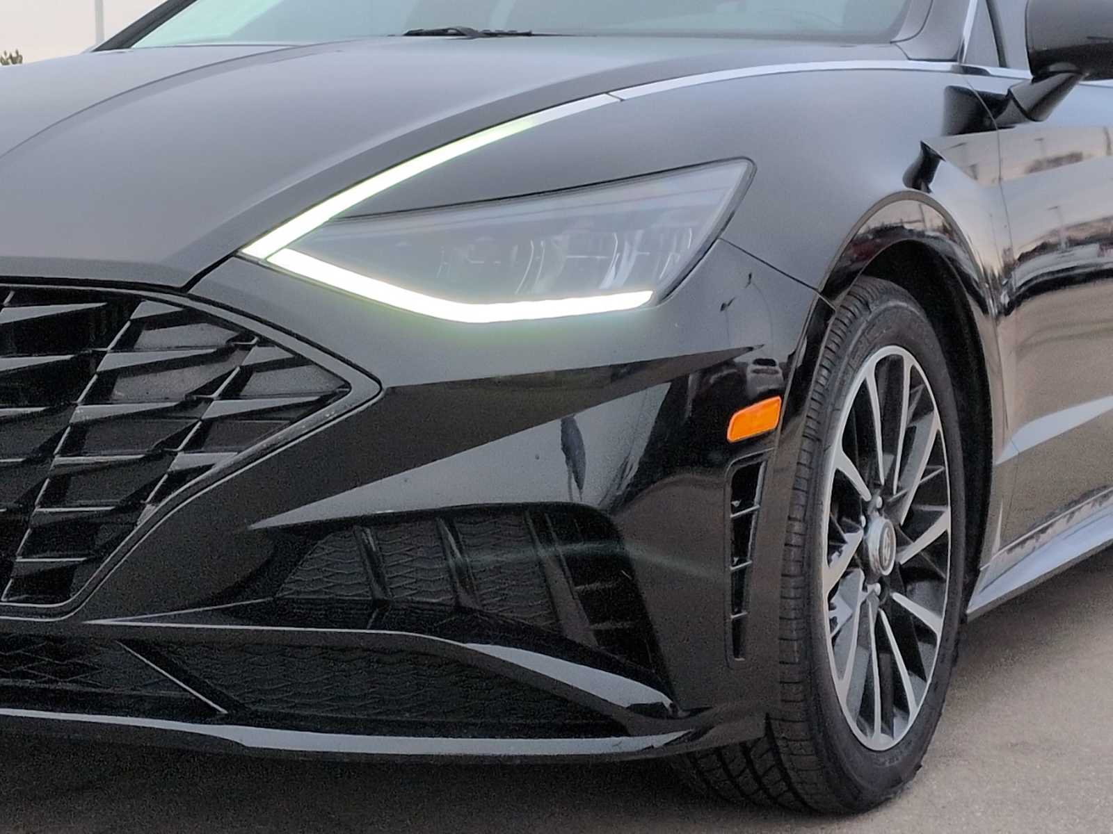 Thumbnail: 2020 Hyundai Sonata - 10