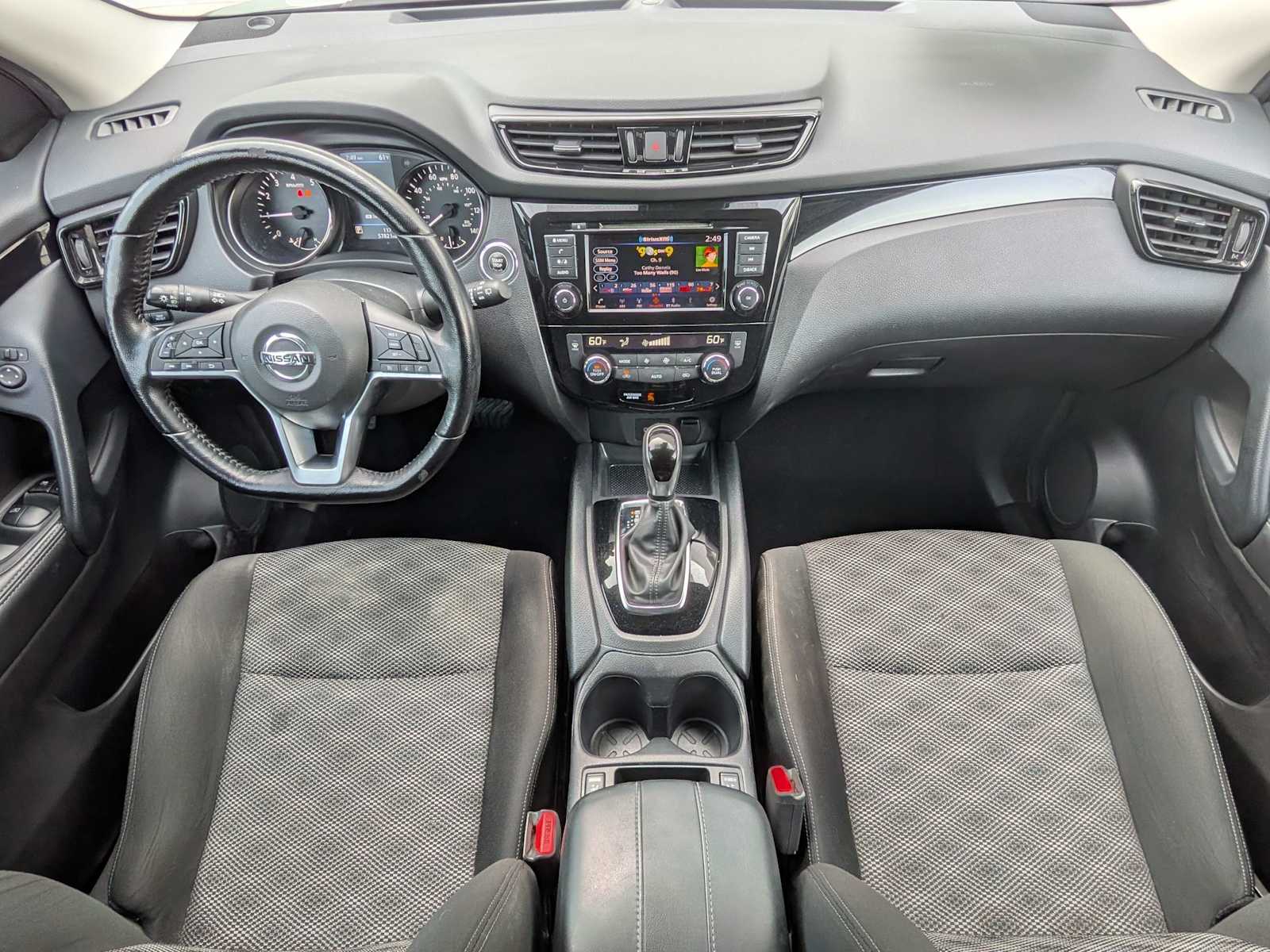 Thumbnail: 2021 Nissan Rogue Sport - 21