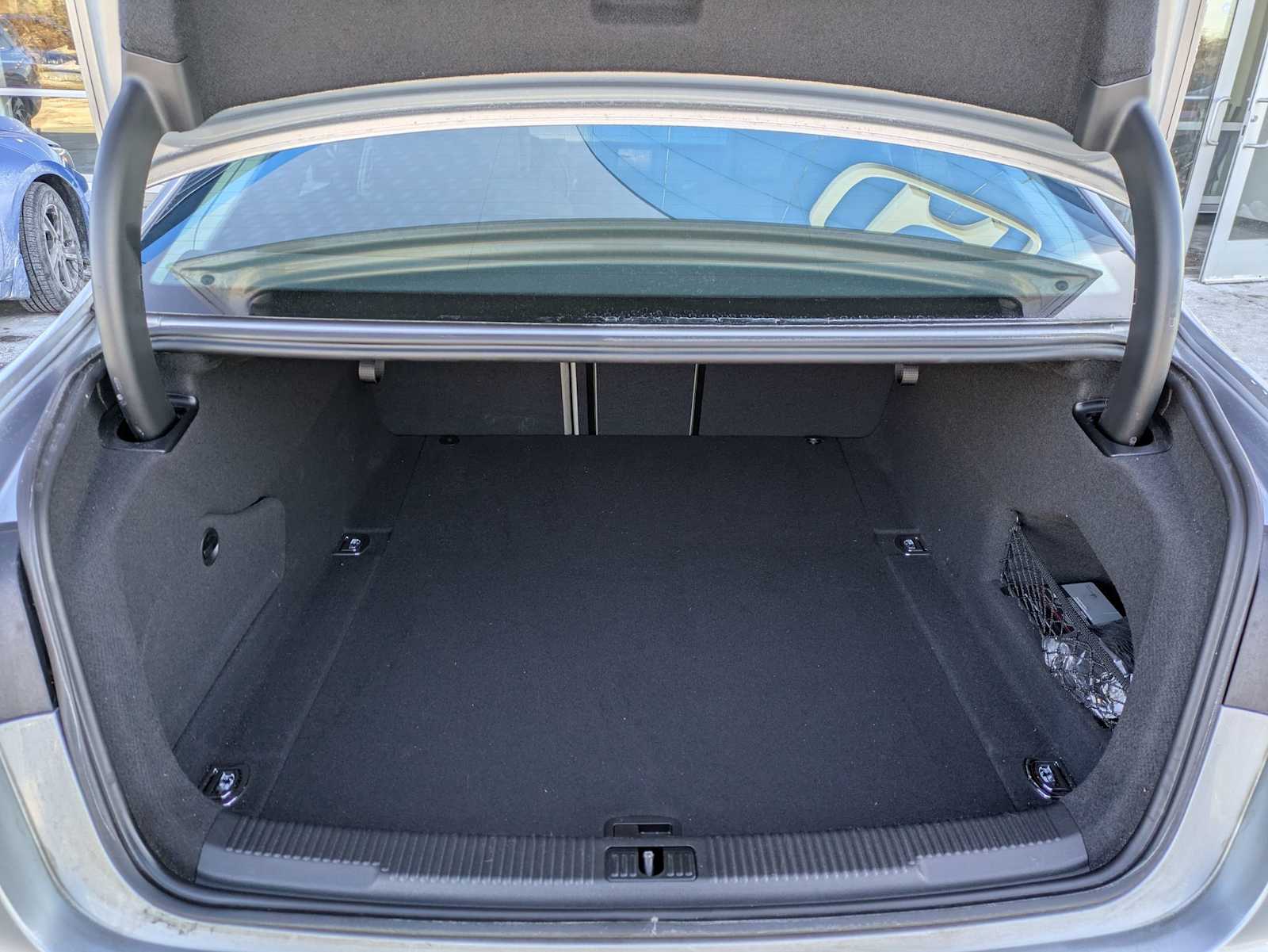 Thumbnail: 2016 Audi S6 - 33