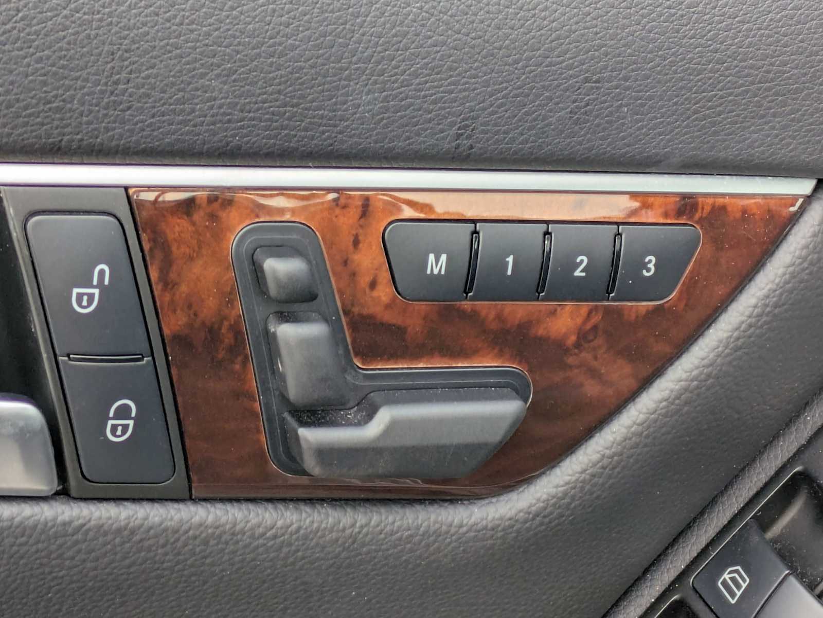 Thumbnail: 2013 Mercedes-Benz C-Class - 16