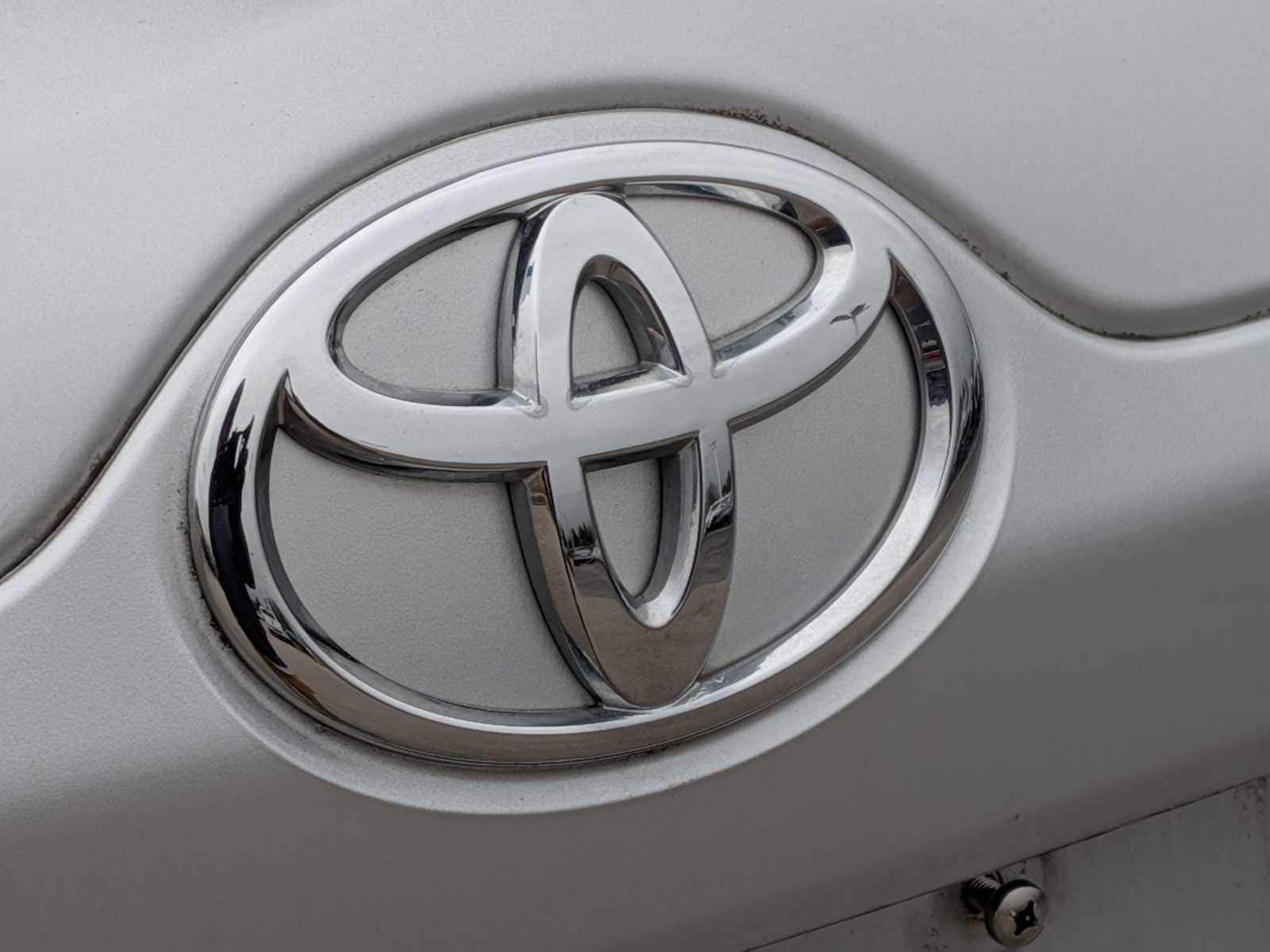 Thumbnail: 2013 Toyota Matrix - 11