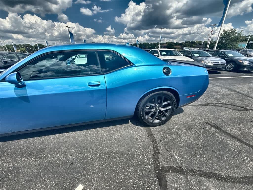 2023 Dodge Challenger R/T photo 4