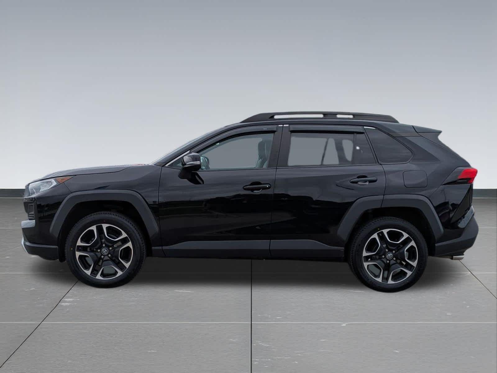 Thumbnail: 2019 Toyota RAV4 - 3