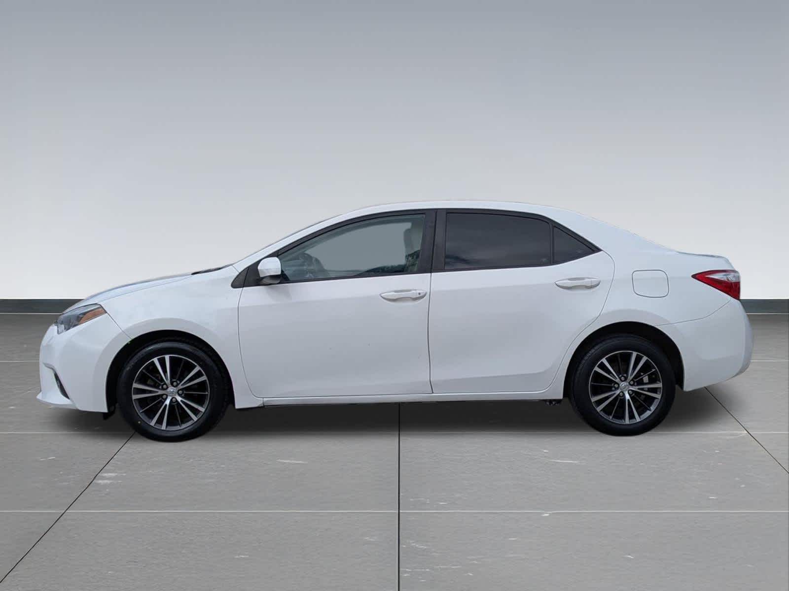 Thumbnail: 2016 Toyota Corolla - 2