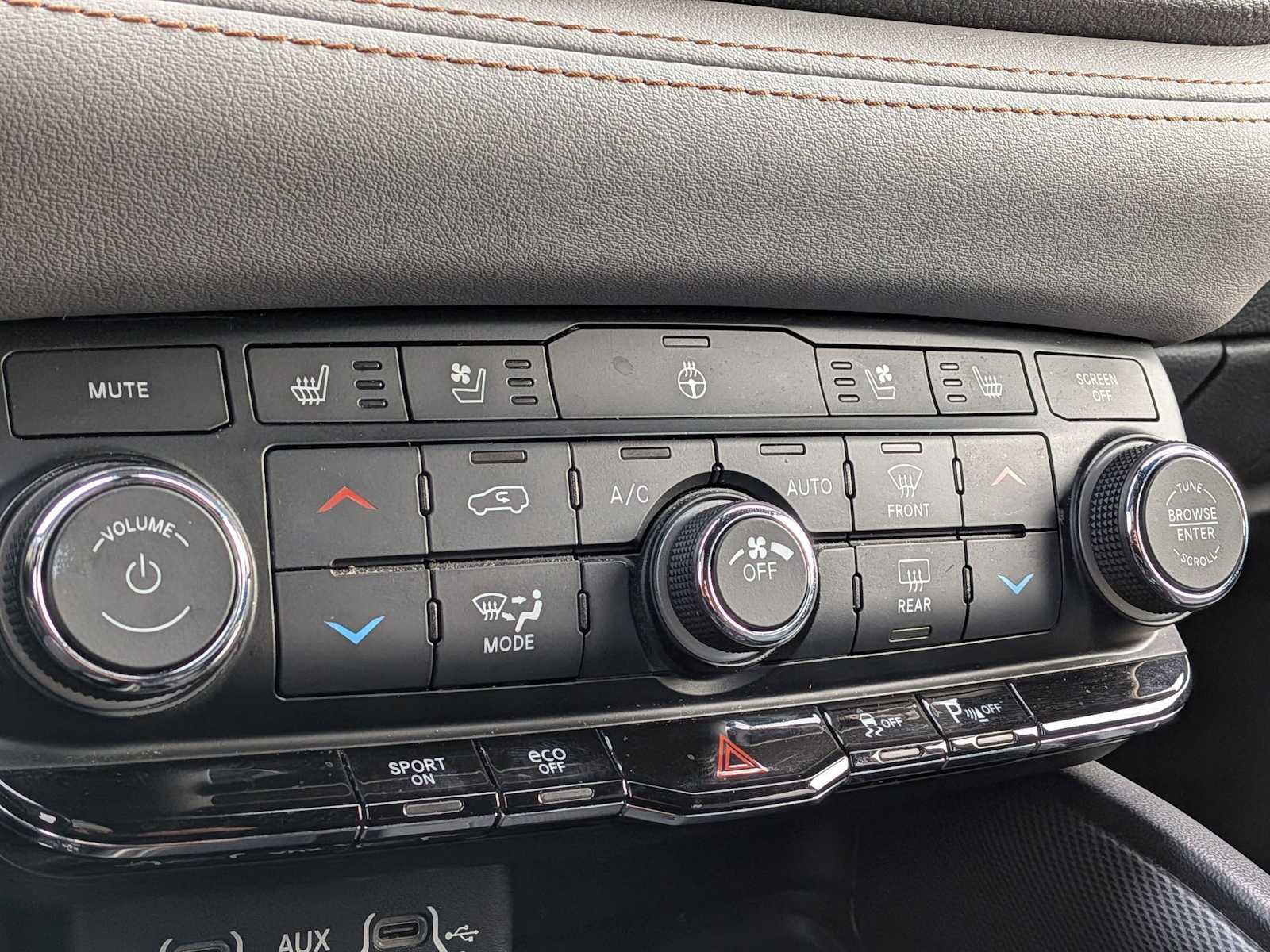 Thumbnail: 2022 Dodge Durango - 30