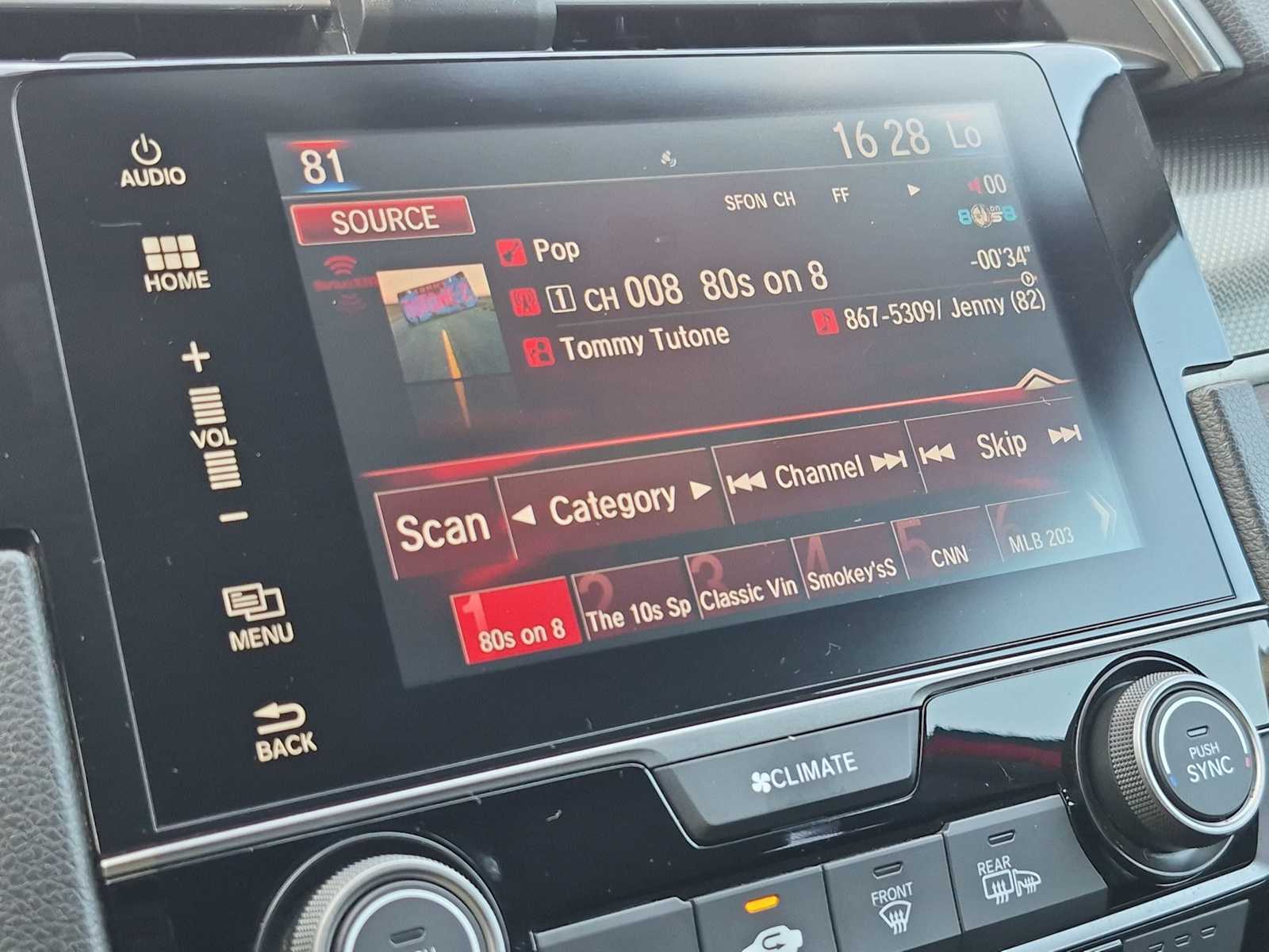 2018 Honda Civic Hatchback EX - Photo 27