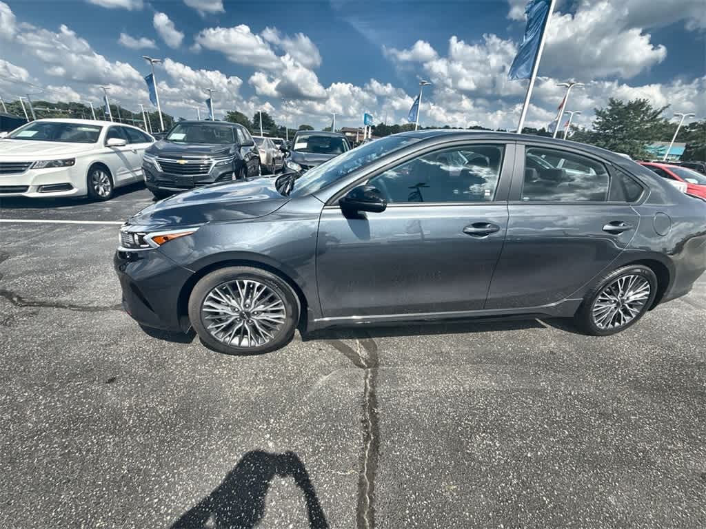 Thumbnail: 2023 Kia Forte - 3