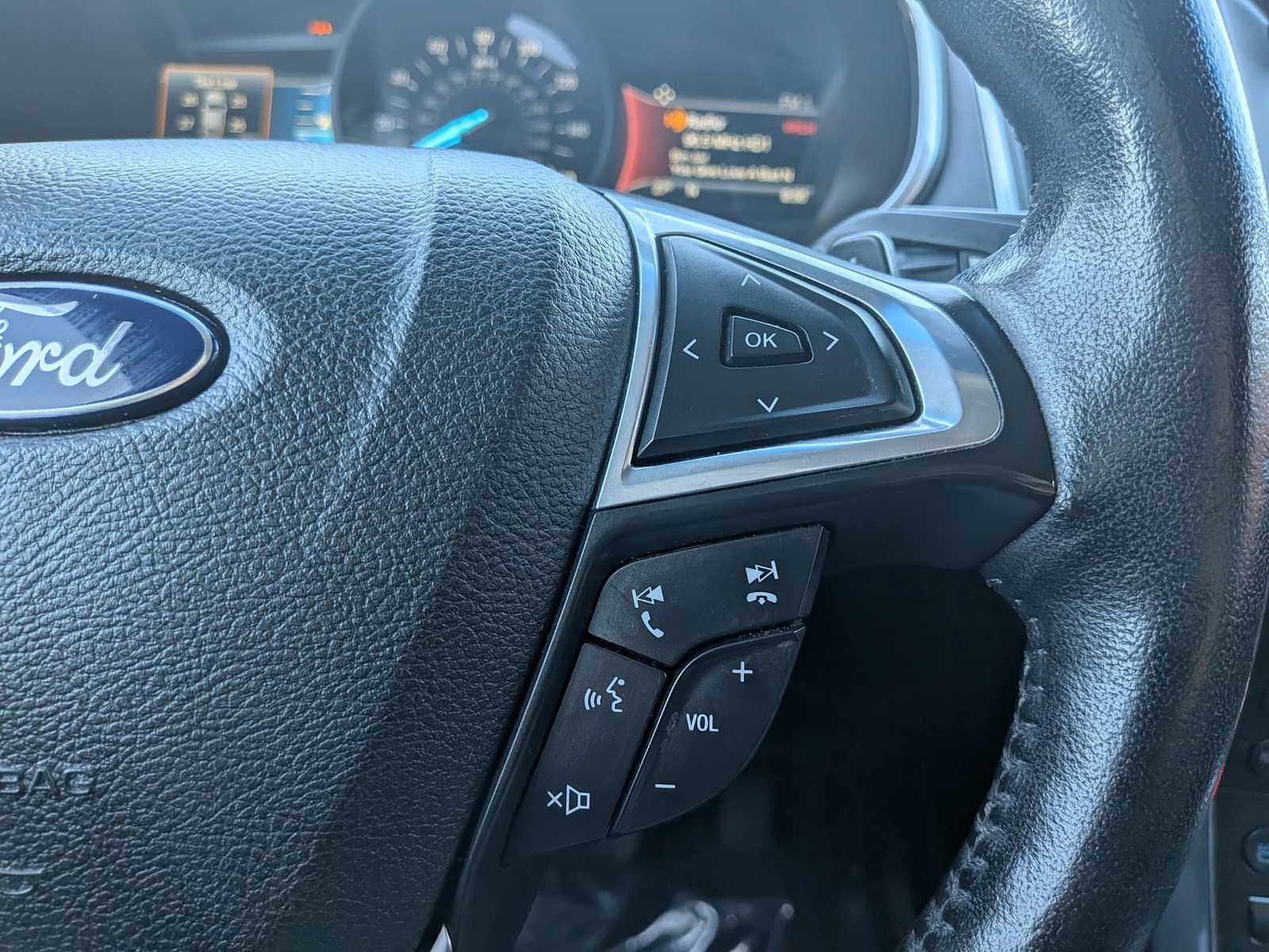 Thumbnail: 2016 Ford Edge - 25