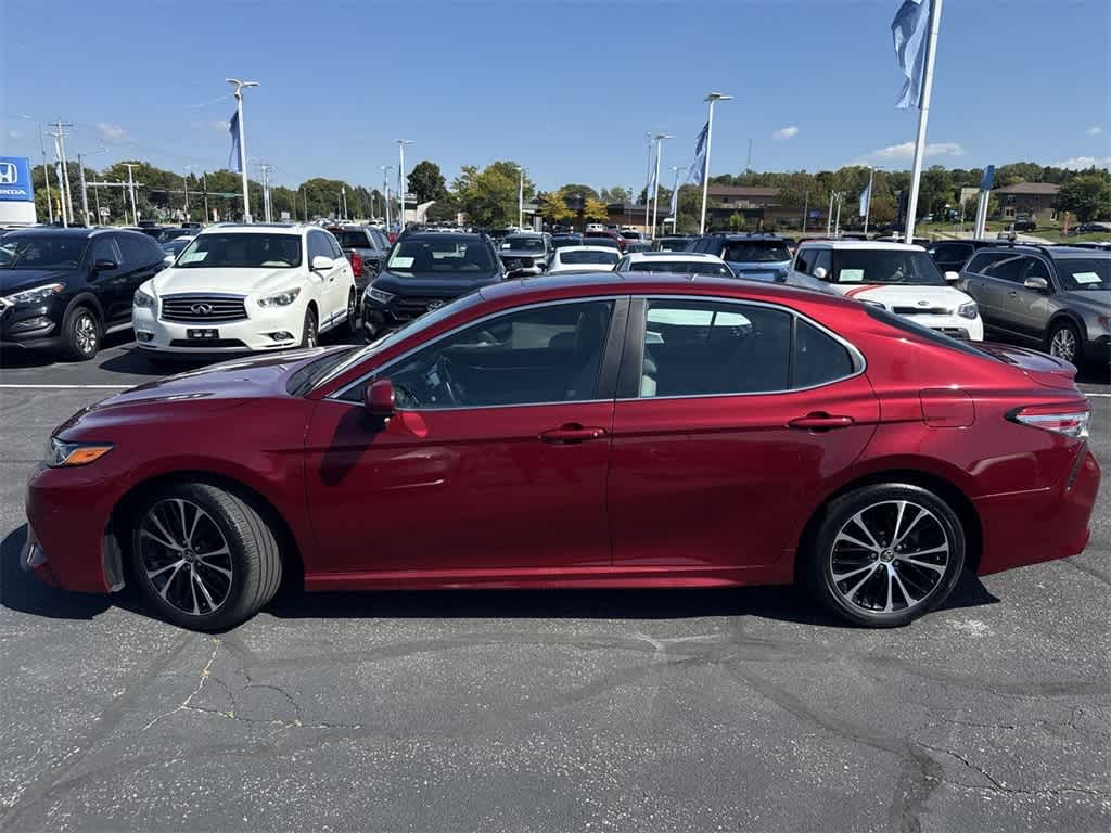 2018 Toyota Camry L photo 3