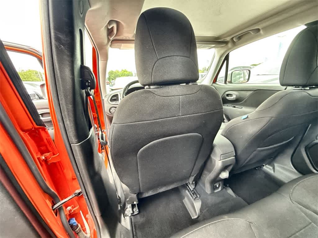 Thumbnail: 2021 Jeep Renegade - 17