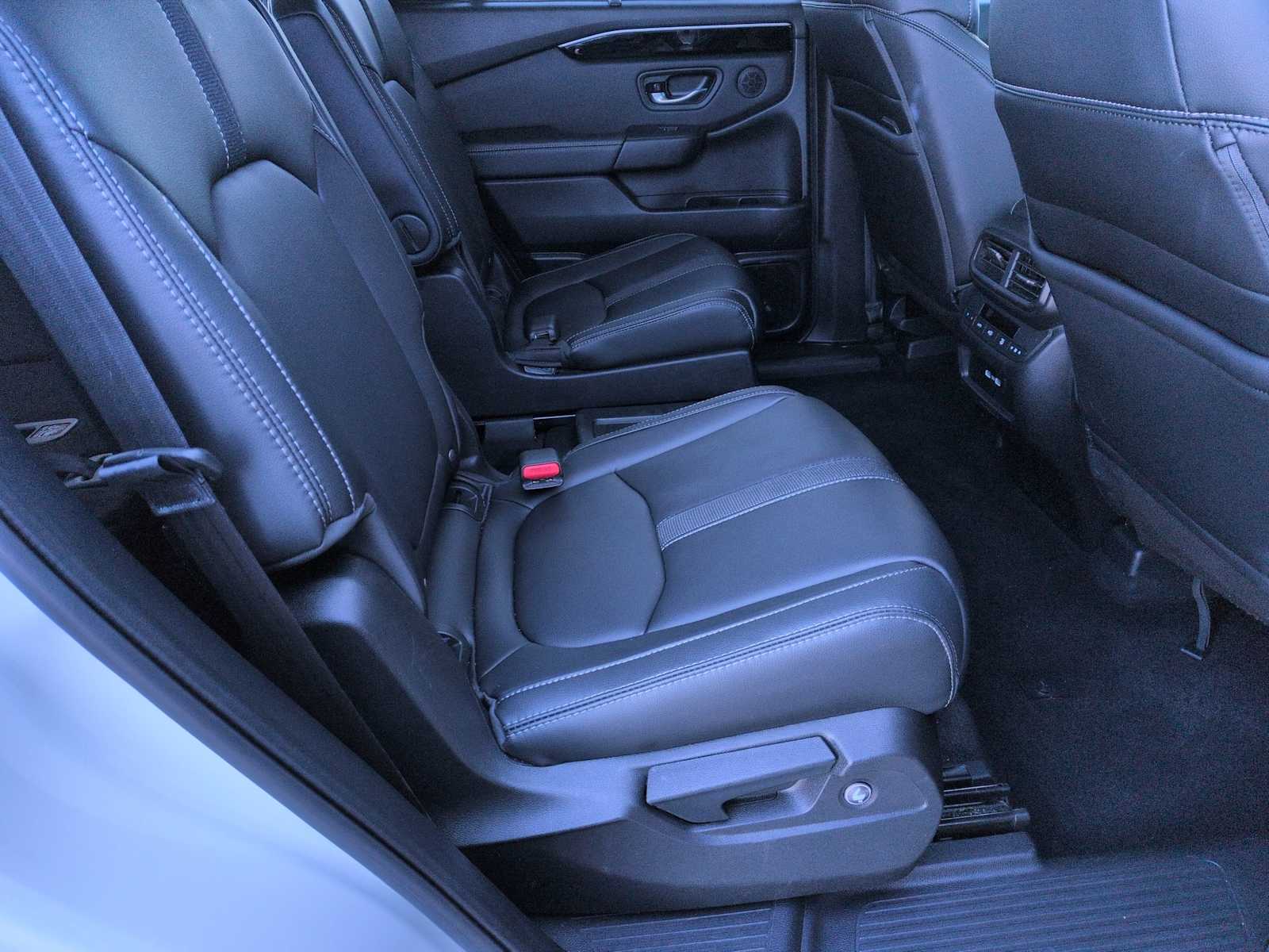 Thumbnail: 2023 Honda Pilot - 20