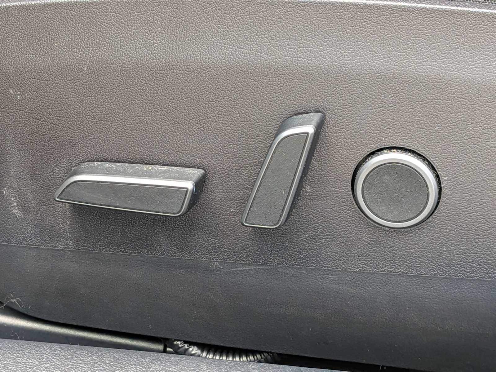 Thumbnail: 2022 Tesla Model 3 - 14
