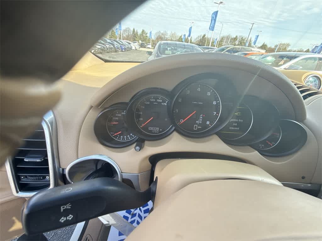 Thumbnail: 2012 Porsche Cayenne - 26
