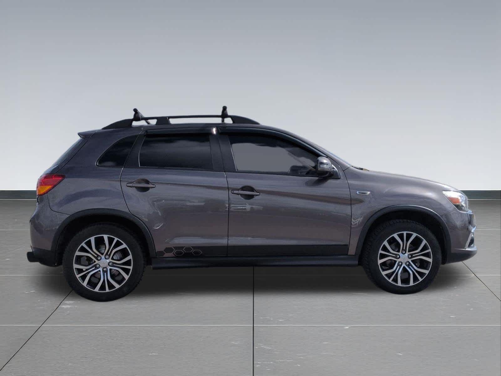 Thumbnail: 2017 Mitsubishi Outlander Sport - 7