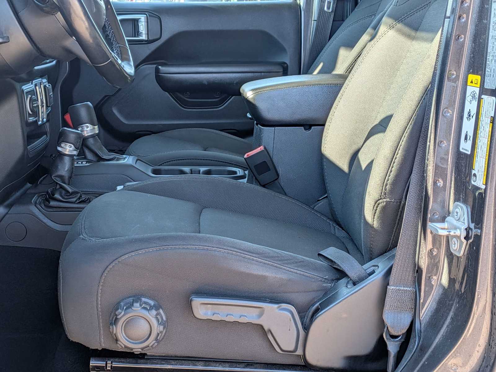 Thumbnail: 2019 Jeep Wrangler - 14