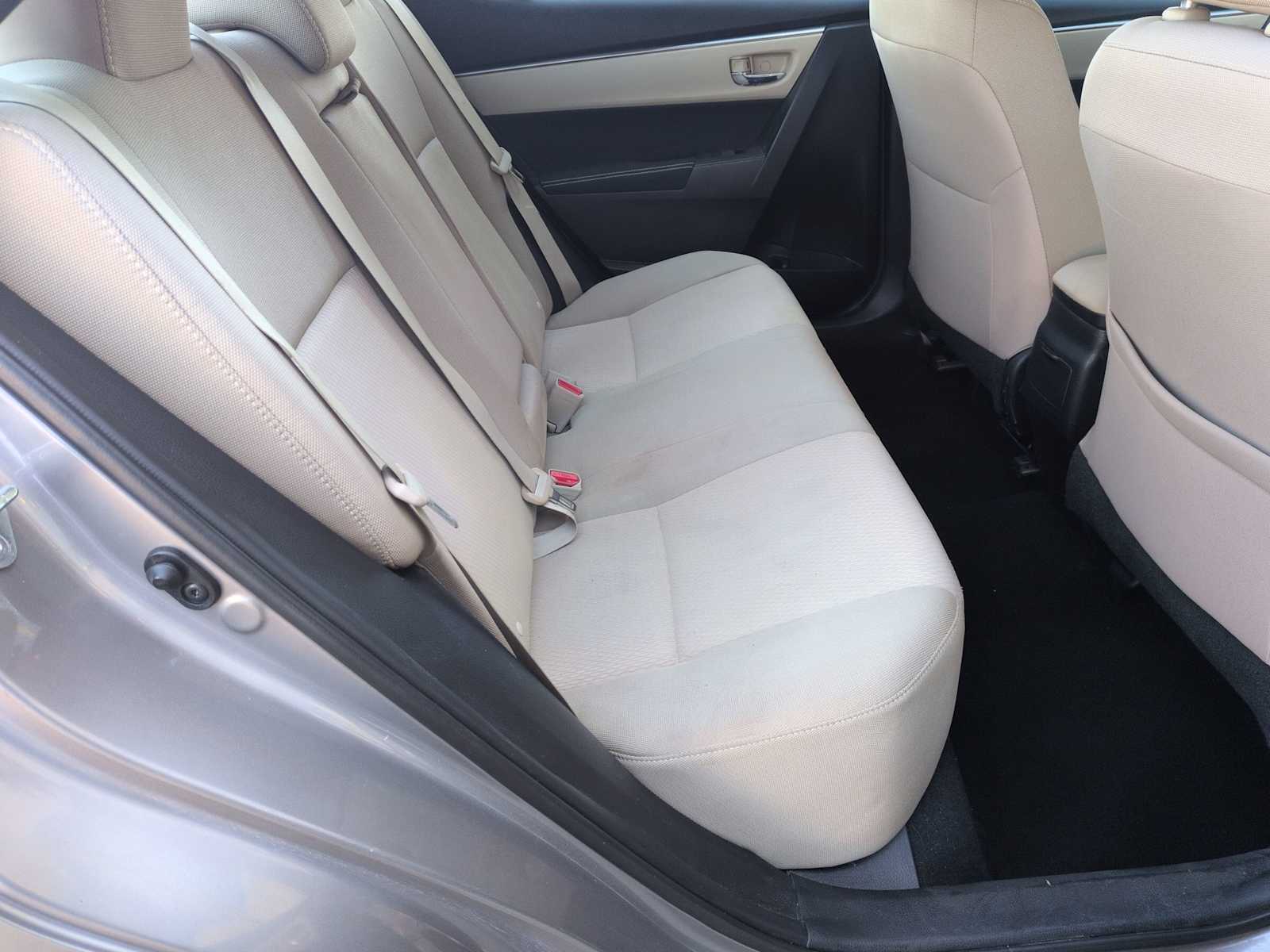 Thumbnail: 2015 Toyota Corolla - 18