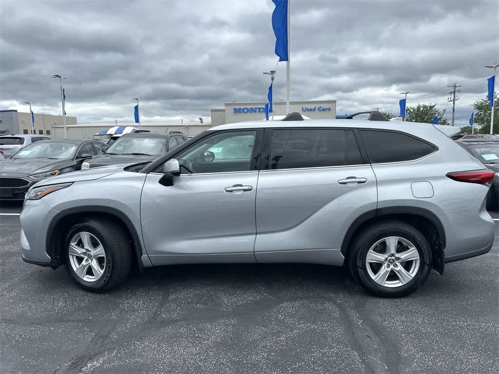 Used 2020 Toyota Highlander L with VIN 5TDCZRBH8LS506526 for sale in Waukesha, WI