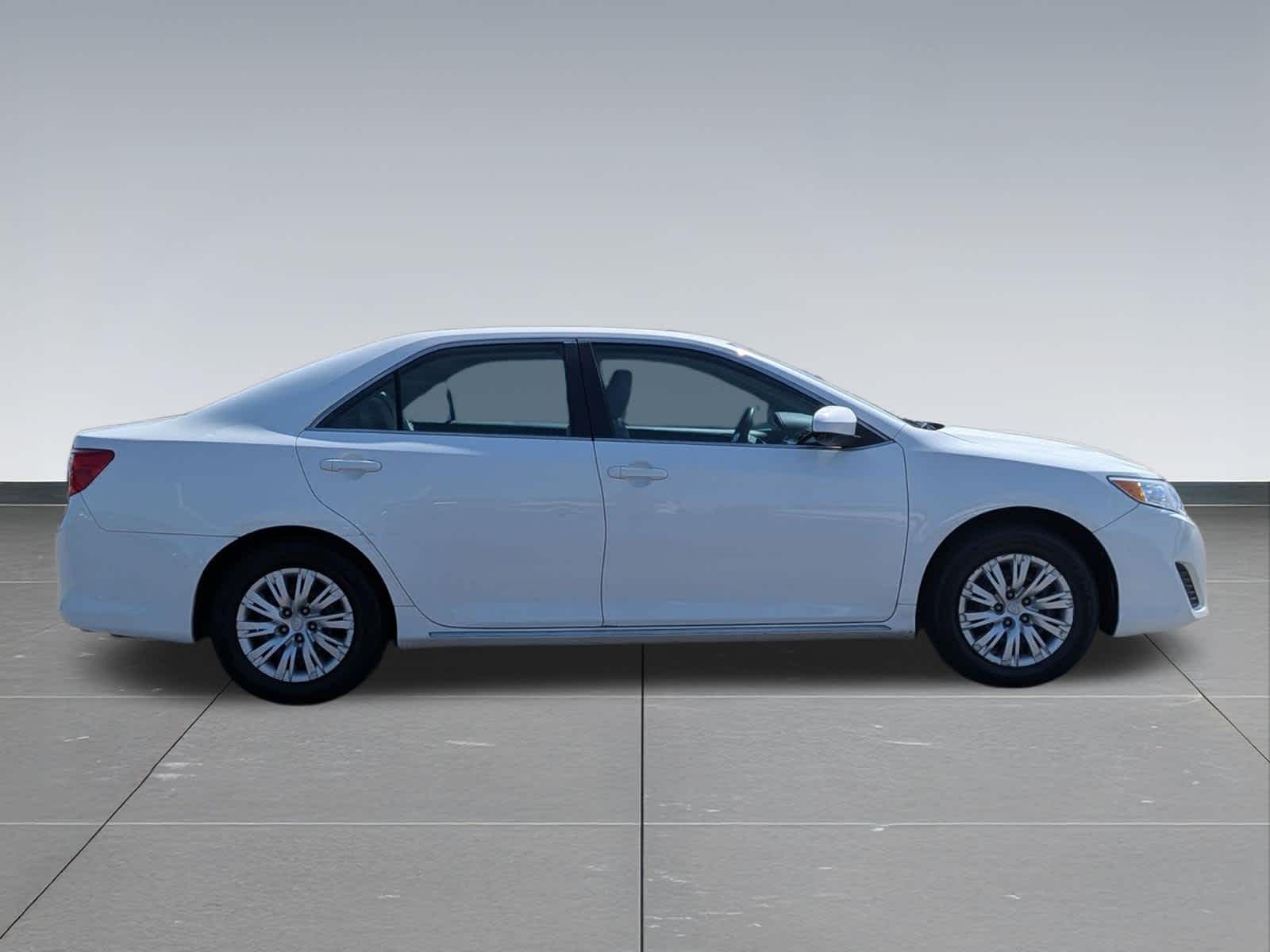 Thumbnail: 2014 Toyota Camry - 6